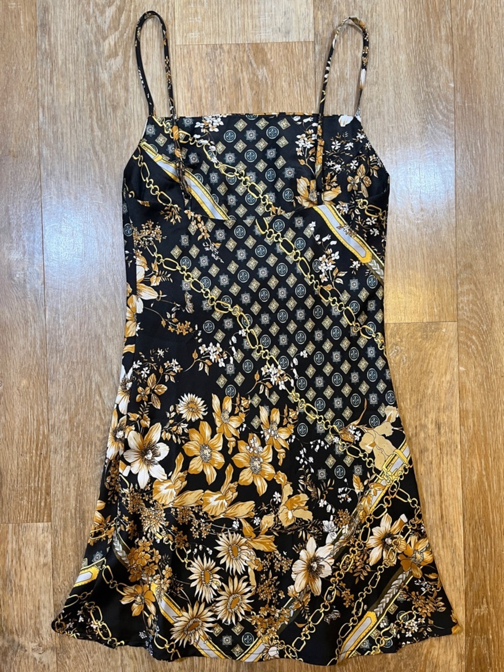 Princess Polly Lucca Black Gold Mini Slip Dress US 4 EU 36 Chain Floral - Picture 7 of 14